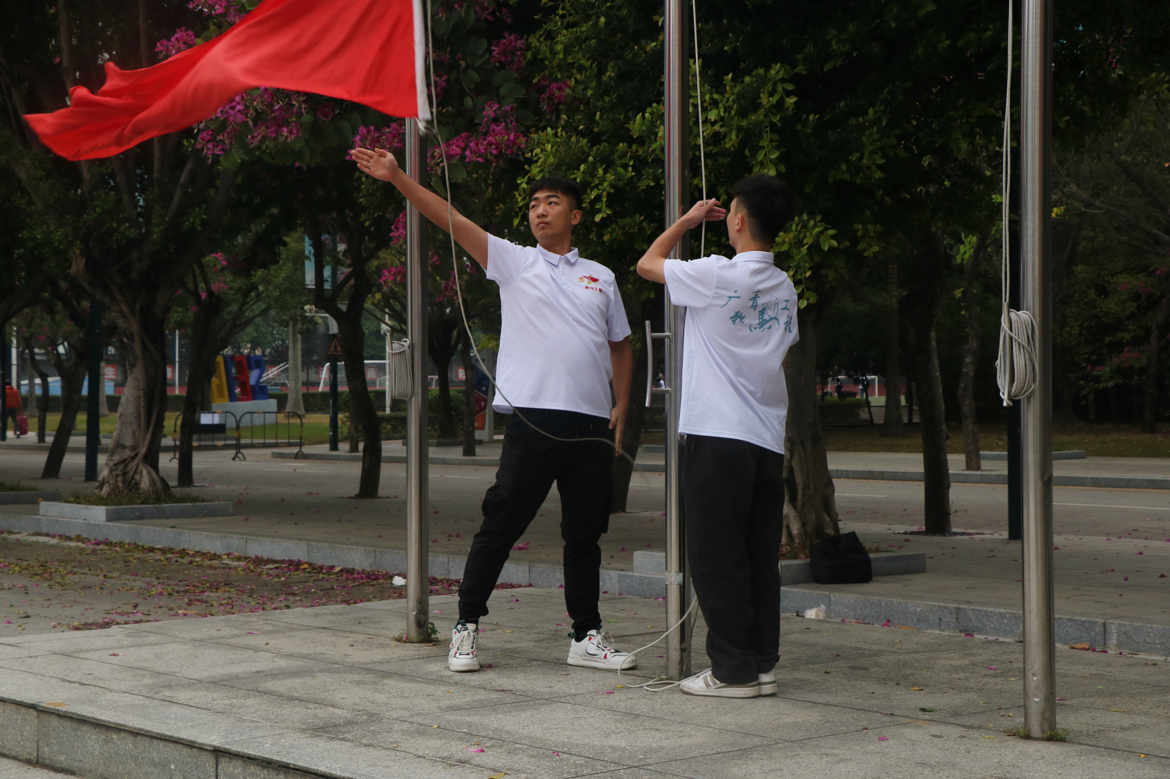 青马工程 | 红旗迎风飘，青春在路上