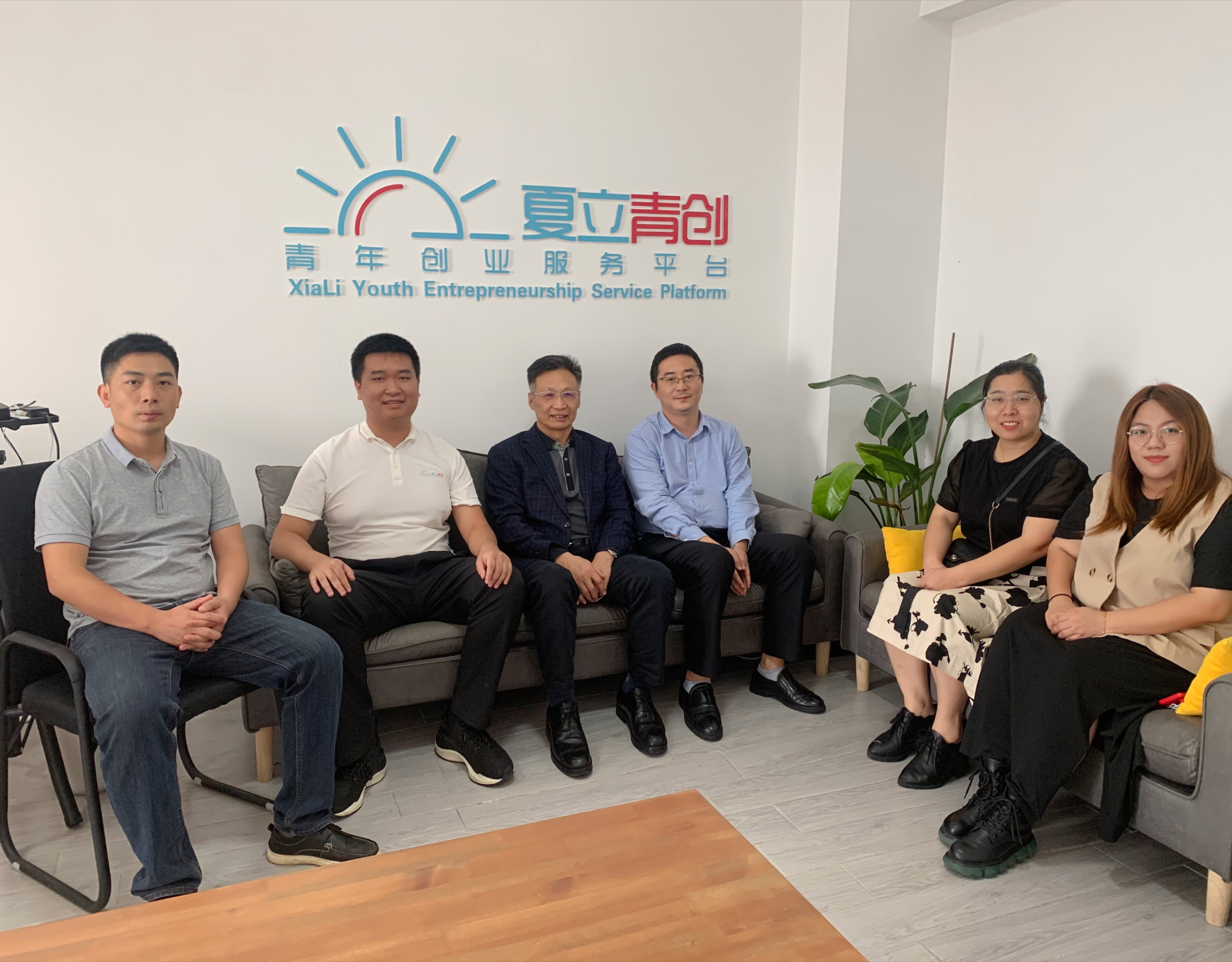 图六：合影留念.jpg