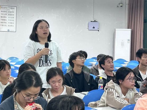 图3游戏互动现场3.jpg 图3游戏互动现场3.jpg