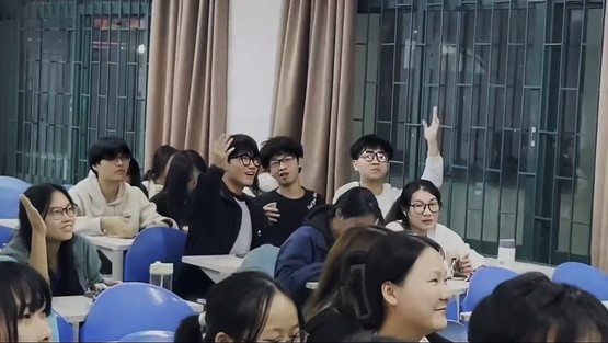 图3游戏互动现场2.jpg 图3游戏互动现场2.jpg
