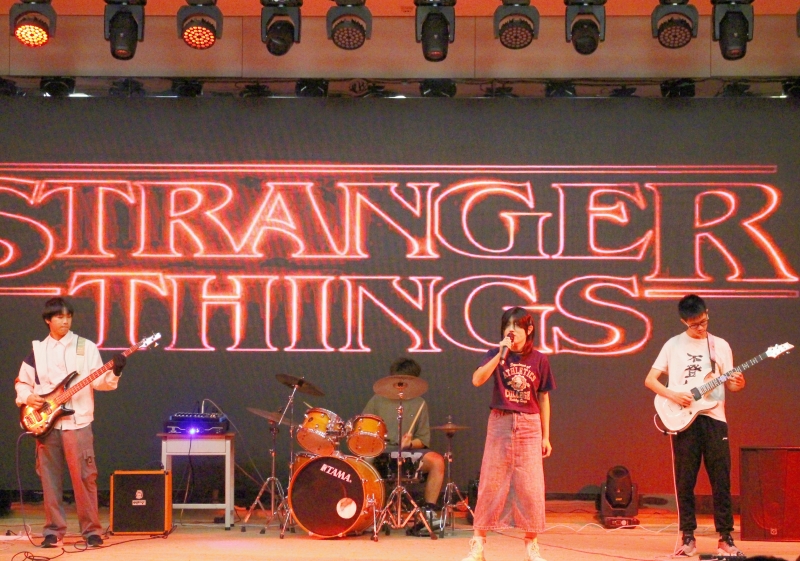 band队演唱.jpg