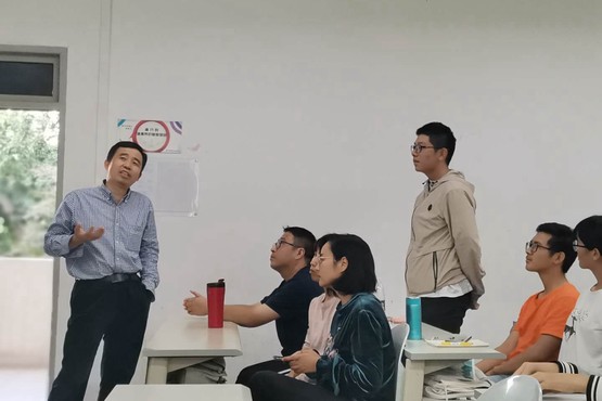同学提问.jpg
